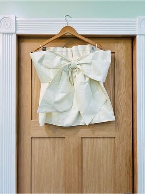 Anthropologie Fate Cream off shoulder Top with large bow